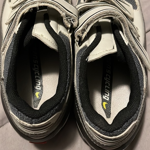 Nike cycling gray & black Velcro shoes size 8 - Picture 7 of 10